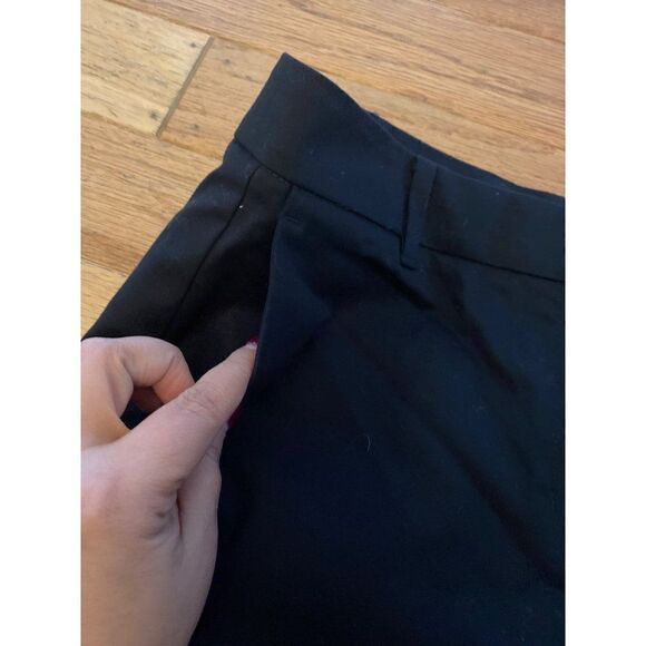Ann Taylor Women's Petite Devin Fit Black Cotton Slash Pockets Shorts Size 8P - Picture 3 of 10